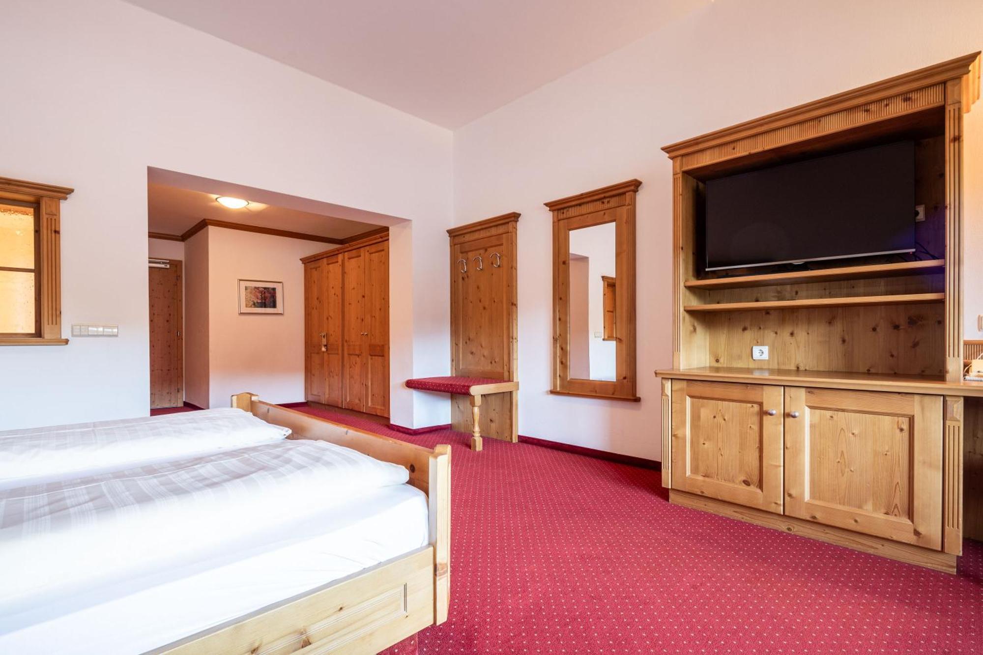 Hotel Sonnenhof Кастелрото Екстериор снимка