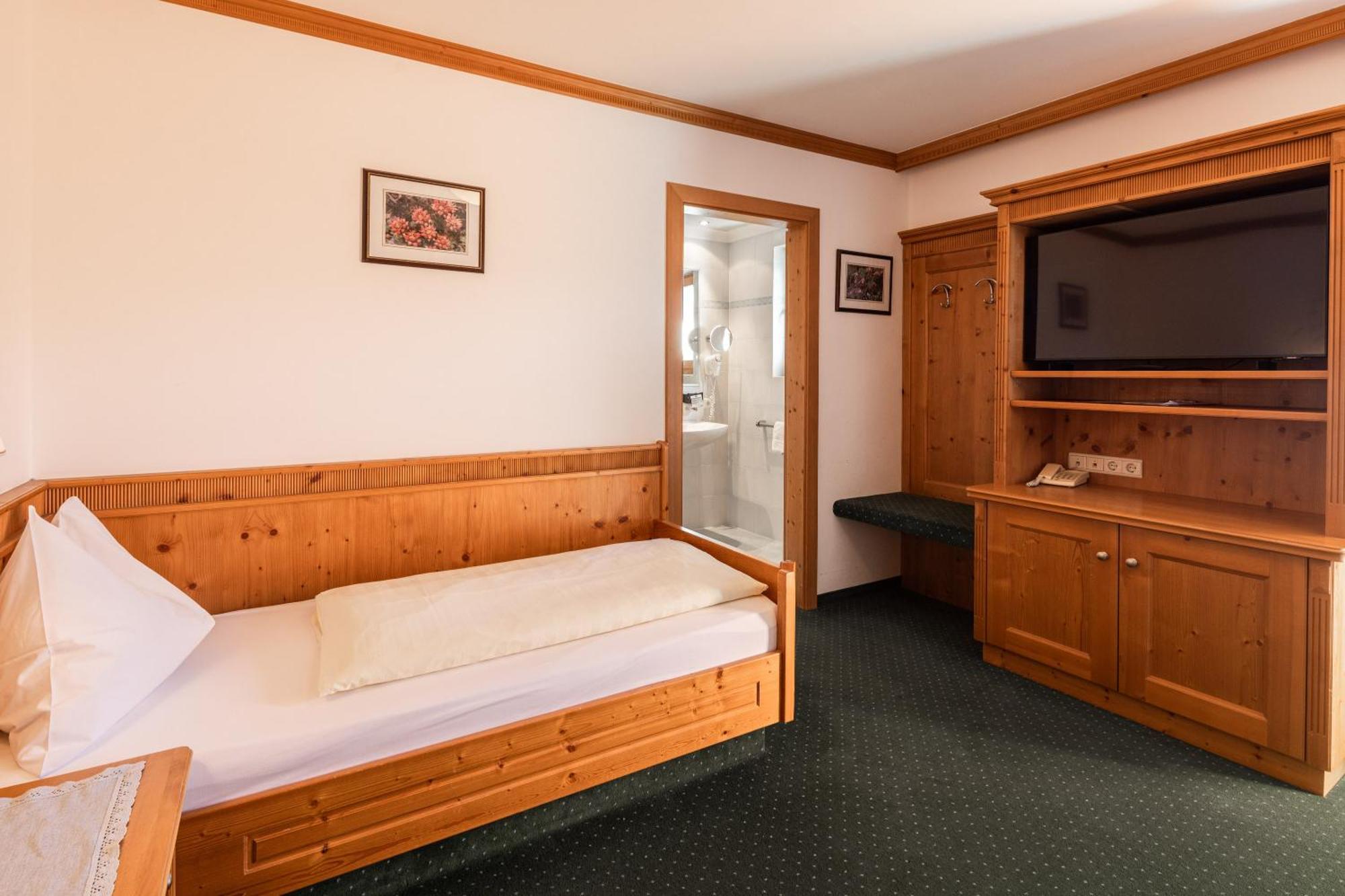Hotel Sonnenhof Кастелрото Екстериор снимка